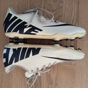 Nike Mercurial Vapor 15 Pale Yellow Black Soccer Shoe Cleats Size Youth 5.5